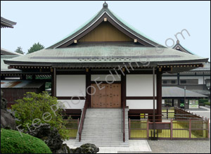 This is a photo of the Kamakura temples in Japan. The woman in the photo on left, wants to be placed in the temple photo.