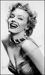 Smiling Marilyn Monroe photo, black & white